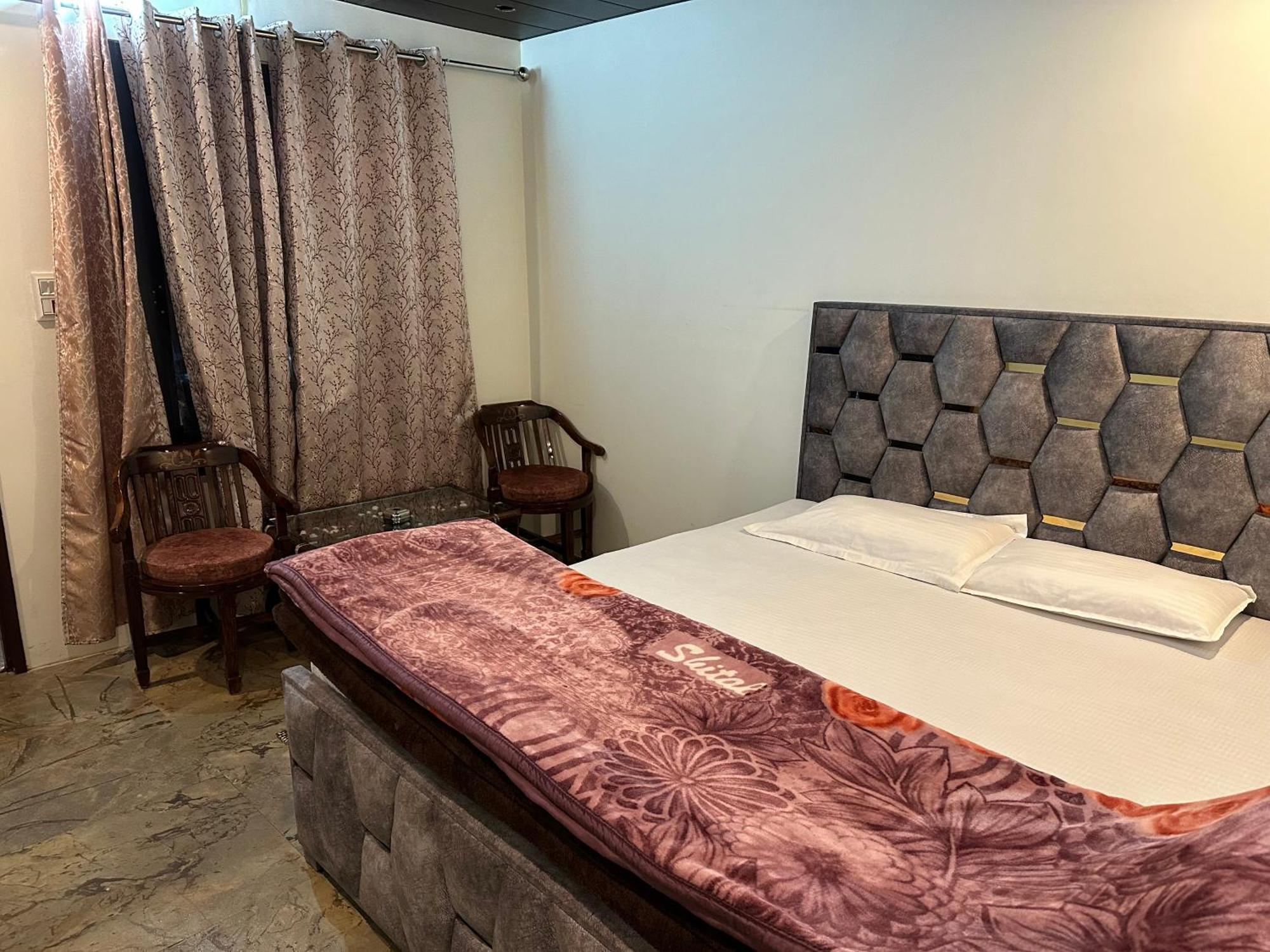 Lake Haven Resort, Sari, Chopta Exterior photo