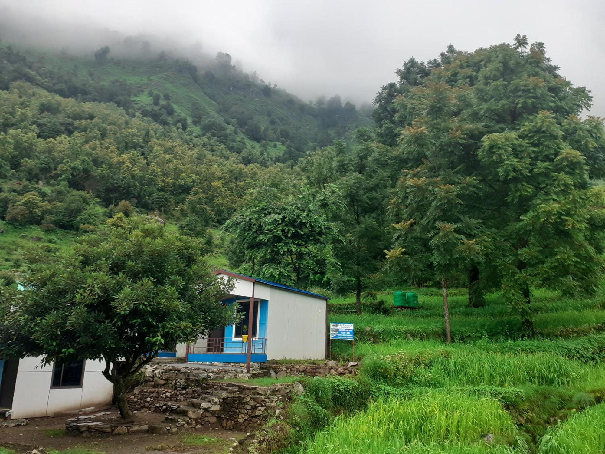Lake Haven Resort, Sari, Chopta Exterior photo